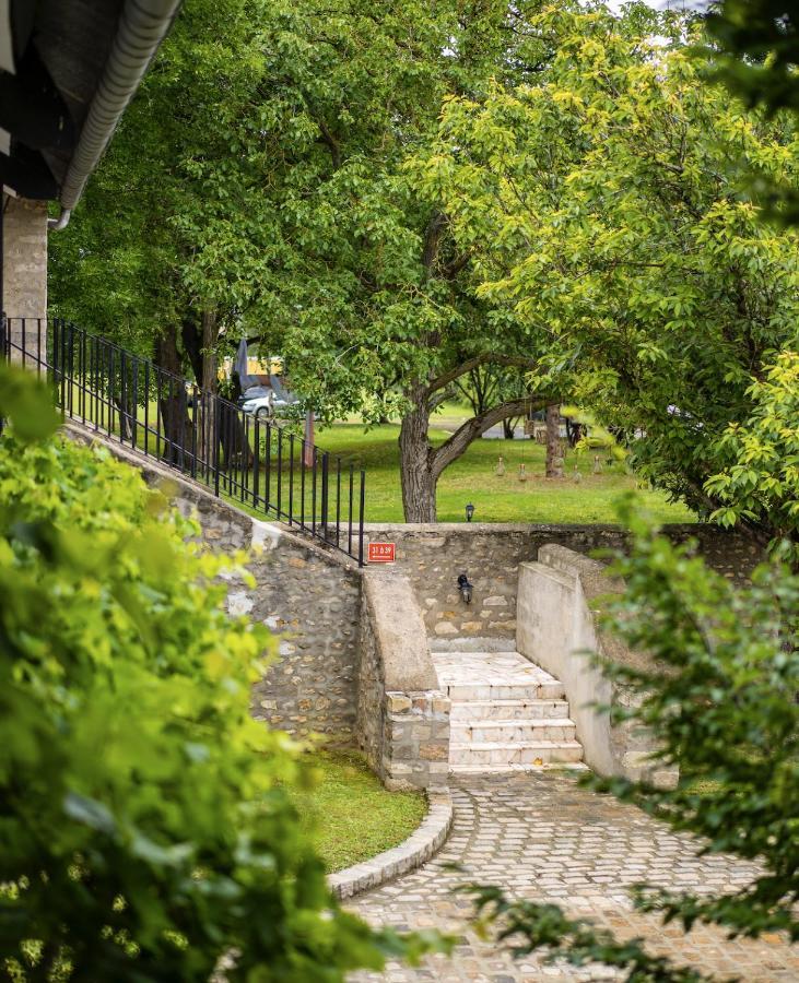 Authentic By Balladins - Domaine Malar Guillerval Exterior foto